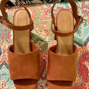 Women’s Bamboo brown suede chunky heel sandal